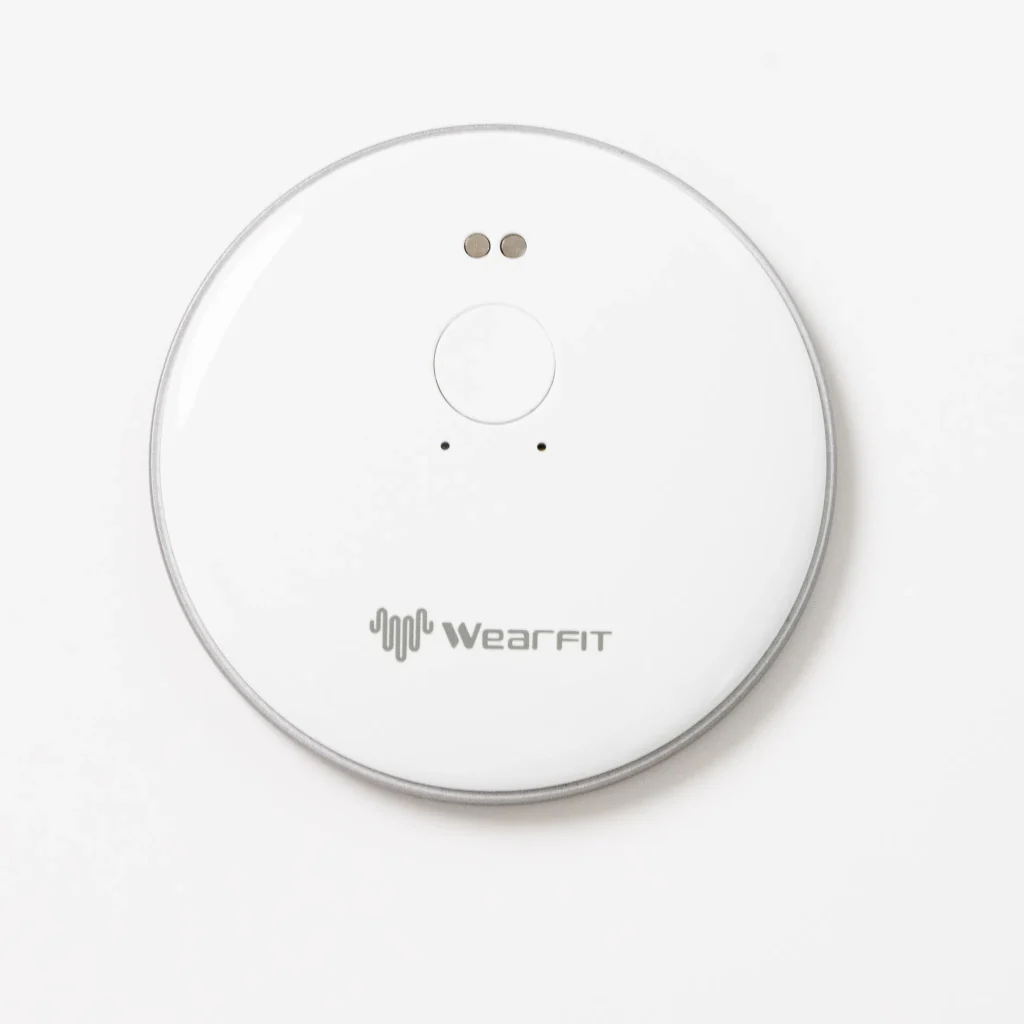 مترجم هوشمند AI پرتابل با طراحی سبک و قابلیت ترجمه همزمان چندزبانه