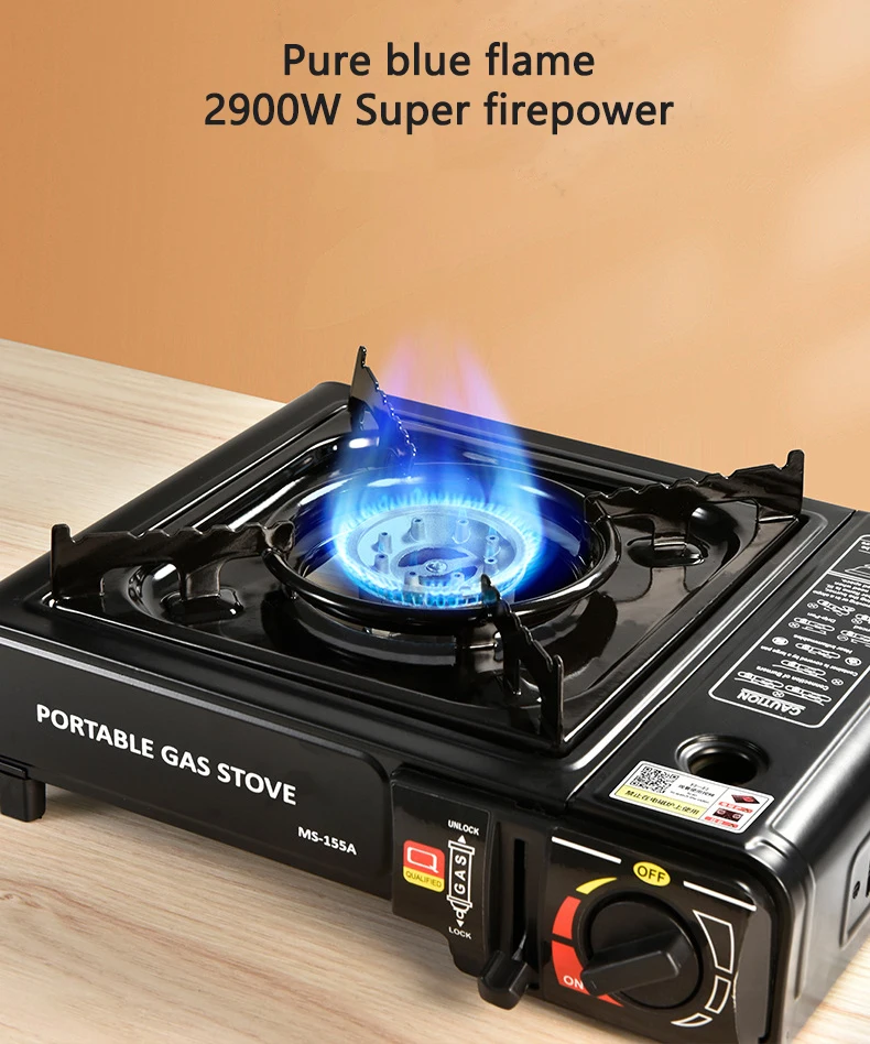 اجاق باربیکیو پرتابل در حال استفاده در کمپینگ برای پخت گوشت و سبزیجات