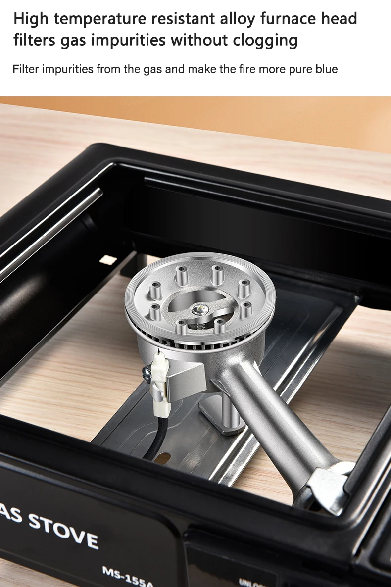 اجاق باربیکیو پرتابل در حال استفاده در کمپینگ برای پخت گوشت و سبزیجات