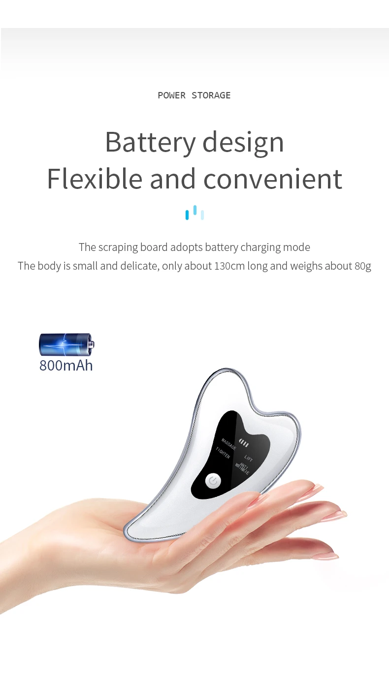 ماساژور صورت گواشا برقی در حال استفاده روی گونه برای بهبود گردش خون و سفت شدن پوست