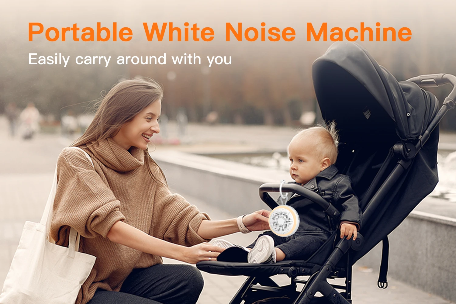 کودک در حال خوابیدن در کنار دستگاه صدای سفید HiFiD با نور آرامش‌بخش