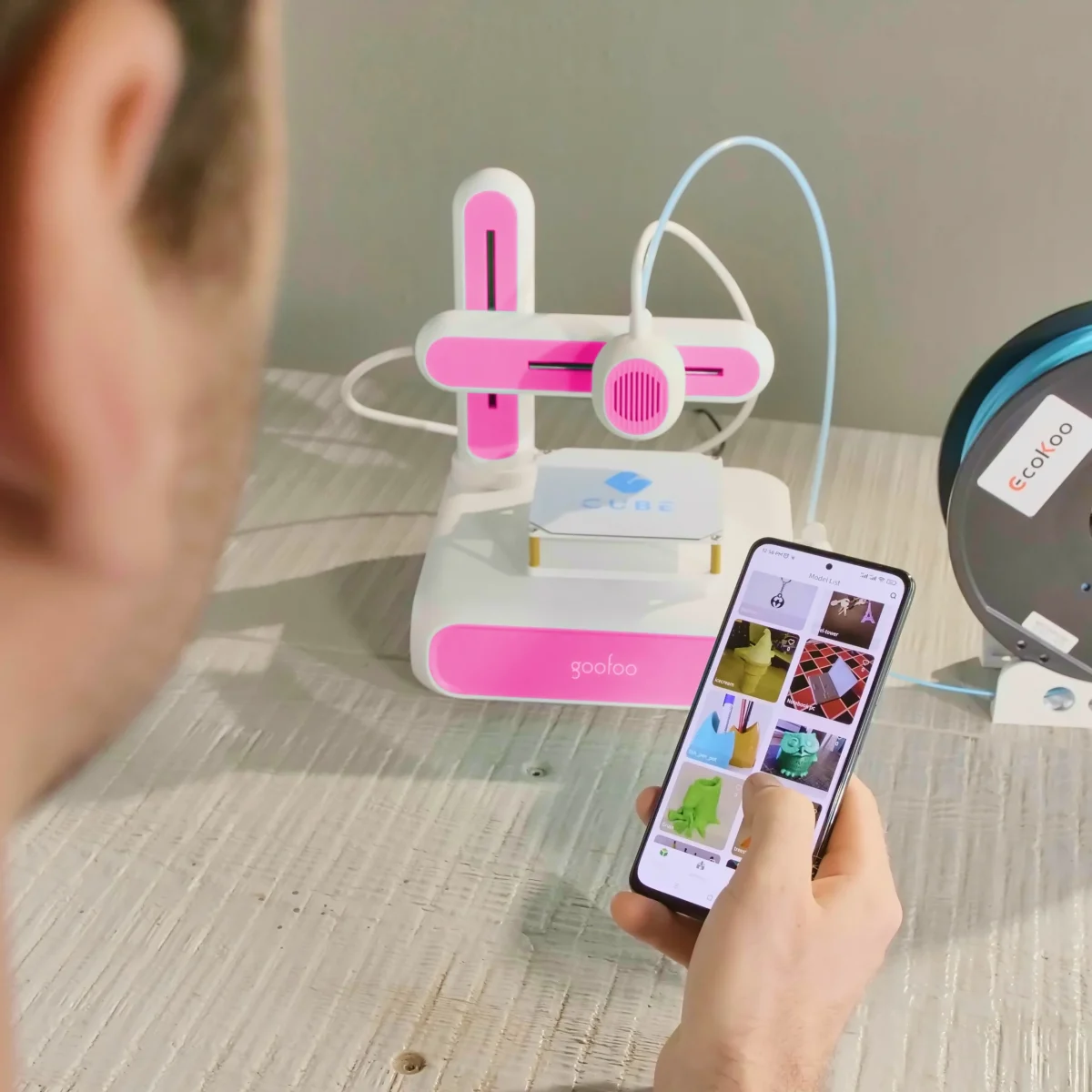 پرینتر سه‌بعدی کوچک رومیزی برای پروژه‌های آموزشی و DIY