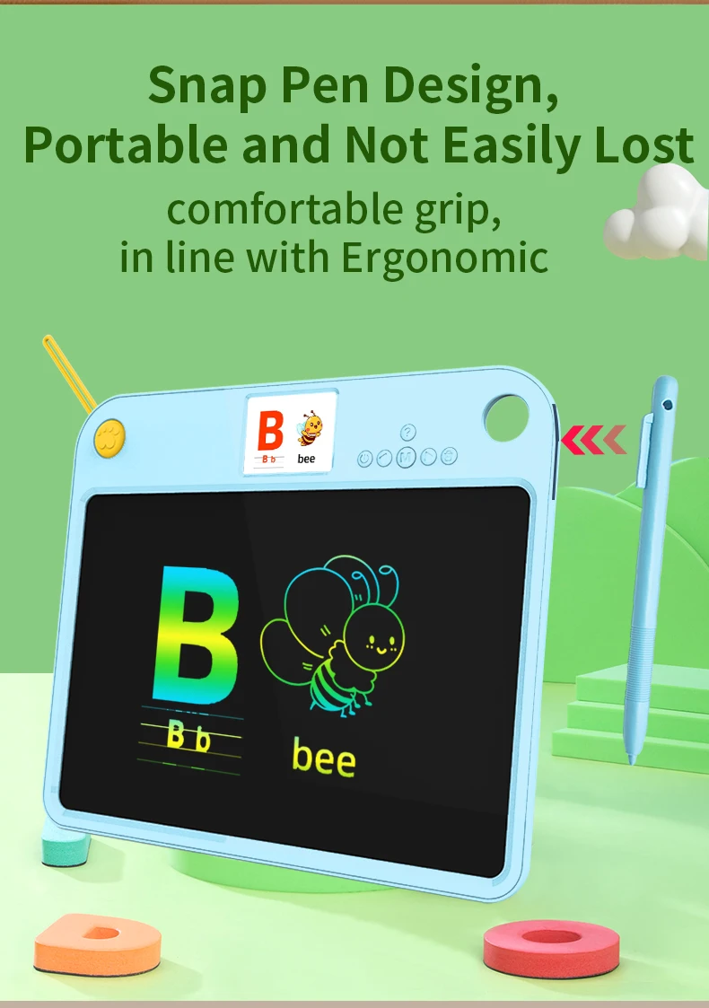 کودک در حال استفاده از تبلت نوشتاری الکترونیکی برای کشیدن نقاشی و تمرین نوشتن