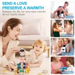 دوربین مینی بی‌سیم خانگی برای حیوانات و کودک با طراحی کوچک و سبک، مجهز به دید در شب و قابلیت اتصال به اپلیکیشن موبایل برای امنیت خانه و مراقبت از نوزاد