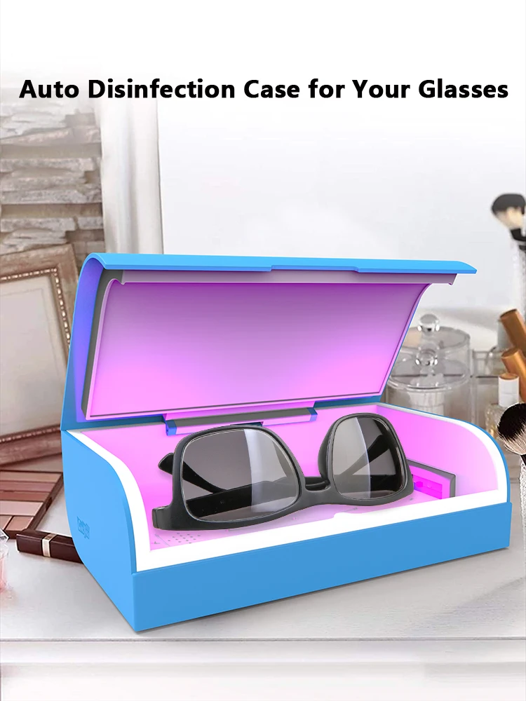 استریلایزر UV چندکاره در حال ضدعفونی موبایل و لوازم شخصی کوچک