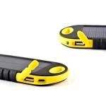 پاوربانک خورشیدی ضدآب مدل MiniTorch با ظرفیت 4000 میلی‌آمپر و چراغ قوه LED، مناسب خرید عمده برای واردات و پخش در بازار ایران و کشورهای منطقه