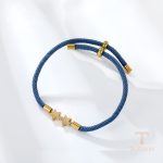 نمای نزدیک دستبند ژوپینگ بدون نگین مناسب پوست حساس کد T000984099