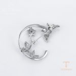 نمای نزدیک سنجاق سینه ژوپینگ نگین‌دار کد A00898620