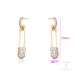 نمای نزدیک گوشواره ژوپینگ نگین‌دار کد S00119064