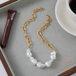 زاویه دیگر Necklaces برند J&D رنگ طلایی طرح طلا ۱۸ عیار