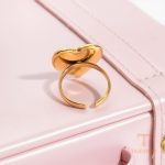 زاویه دیگر انگشتر استیل ضدزنگ رنگ طلایی برند J&D