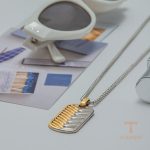 نمای نزدیک گردنبند ابکاری طلای ۱۸ عیار برند J&D