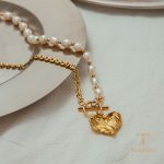 زاویه دیگر گردنبند استیل ضدزنگ ابکاری طلای ۱۸ عیار برند J&D