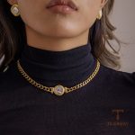 نمای بیشتر گردنبند سکه نگین‌دار مهمانی زنانه