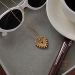جزییات زنجیر و قفل گردنبند ابکاری طلای ۱۸ عیار