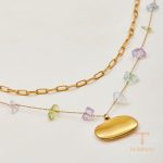 نمای بیشتر گردنبند گل نگین‌دار مناسب هدیه زنانه