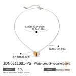 تصویر محصول گردنبند قلبی ابکاری طلای ۱۸ عیار نگین‌دار برند J&D