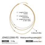 نمای نزدیک گردنبند آبکاری طلای ۱۸ عیار برند J&D