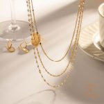 زاویه دیگر گردنبند استیل ضدزنگ آبکاری طلای ۱۸ عیار برند J&D