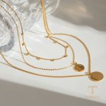 زاویه دیگر گردنبند استیل ضدزنگ آبکاری طلای ۱۸ عیار برند J&D