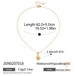 گردنبند پلاک‌دار کلاسیک با نگین زیرکن سفید از استیل ضدزنگ با آبکاری PVD برند J&D - تصویر 7