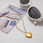 زاویه دیگر گردنبند استیل ضدزنگ ابکاری طلای ۱۸ عیار برند J&D