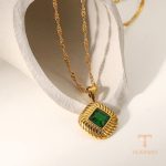 نمای بیشتر گردنبند نگین‌دار زنانه