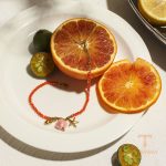 نمای نزدیک دستبند آبکاری طلای ۱۸ عیار نگین‌دار برند J&D کد JDB0202018