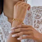 نمای نزدیک دستبند آبکاری طلای ۱۸ عیار برند J&D کد JDB0307022