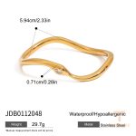دستبند کاف باز زنجیر ماری با نگین زیرکن و آبکاری طلای ۱۸ عیار PVD برند J&D - تصویر 7