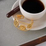 تصویر محصول دستبند طرح گل آبکاری طلای ۱۸ عیار برند J&D کد JDB0307029