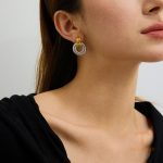 نمای بیشتر گوشواره نگین‌دار زنانه کد JDE0102003