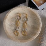 نمای بیشتر گوشواره حلقه‌ای هندسی زنانه کد JDE0107012