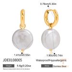 گوشواره هاگی و گرد با مروارید تزئینی از استیل ضدزنگ با آبکاری طلای ۱۸ عیار برند J&D - تصویر 7