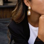 نمای بیشتر گوشواره آویز مروارید مصنوعی زنانه کد JDE0108029