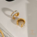 نمای بیشتر گوشواره کلیپسی نگین‌دار زنانه کد JDE0111002