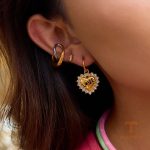 گوشواره استیل ضدزنگ آبکاری طلای ۱۸ عیار نگین‌دار برند J&D کد JDE0205008