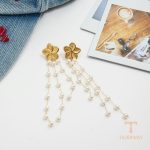 نمای بیشتر گوشواره ریسه‌ای طرح گل نگین‌دار زنانه کد JDE0207001