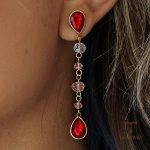 نمای نزدیک گوشواره ریسه‌ای آبکاری طلای ۱۸ عیار نگین‌دار برند J&D کد JDE0207008