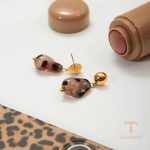 نمای بیشتر گوشواره نگین‌دار زنانه کد JDE0207050