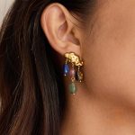 نمای نزدیک گوشواره ریسه‌ای آبکاری طلای ۱۸ عیار نگین‌دار برند J&D کد JDE0207051