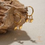 نمای بیشتر گوشواره حلقه‌ای خورشید مروارید مصنوعی زنانه کد JDE0305089