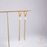 تصویر محصول گوشواره آبکاری طلای ۱۸ عیار نگین‌دار برند J&D کد JDE0308008