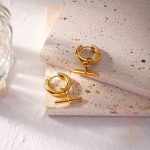 نمای مدل قفل و اتصالات گوشواره هاگی آبکاری طلای ۱۸ عیار کد JDE201753