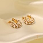 زاویه دیگر گوشواره استیل ضدزنگ | الیاژ روی (Zinc Alloy) آبکاری طلای ۱۸ عیار برند J&D کد JDE2023244-P