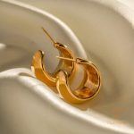 نمای بیشتر گوشواره حلقه‌ای زنانه کد JDE2302107