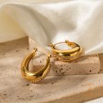 تصویر محصول گوشواره آبکاری طلای ۱۸ عیار نگین‌دار برند J&D کد JDE2306005