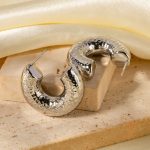 زاویه دیگر گوشواره استیل ضدزنگ آبکاری طلای سفید (رادیوم) برند J&D کد JDE2307018-S
