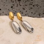 نمای نزدیک گوشواره آبکاری دو رنگ برند J&D کد JDE2409005