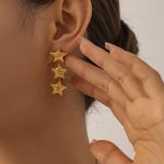 تصویر محصول گوشواره آویز ستاره آبکاری طلای ۱۸ عیار نگین‌دار برند J&D کد JDEW2307013